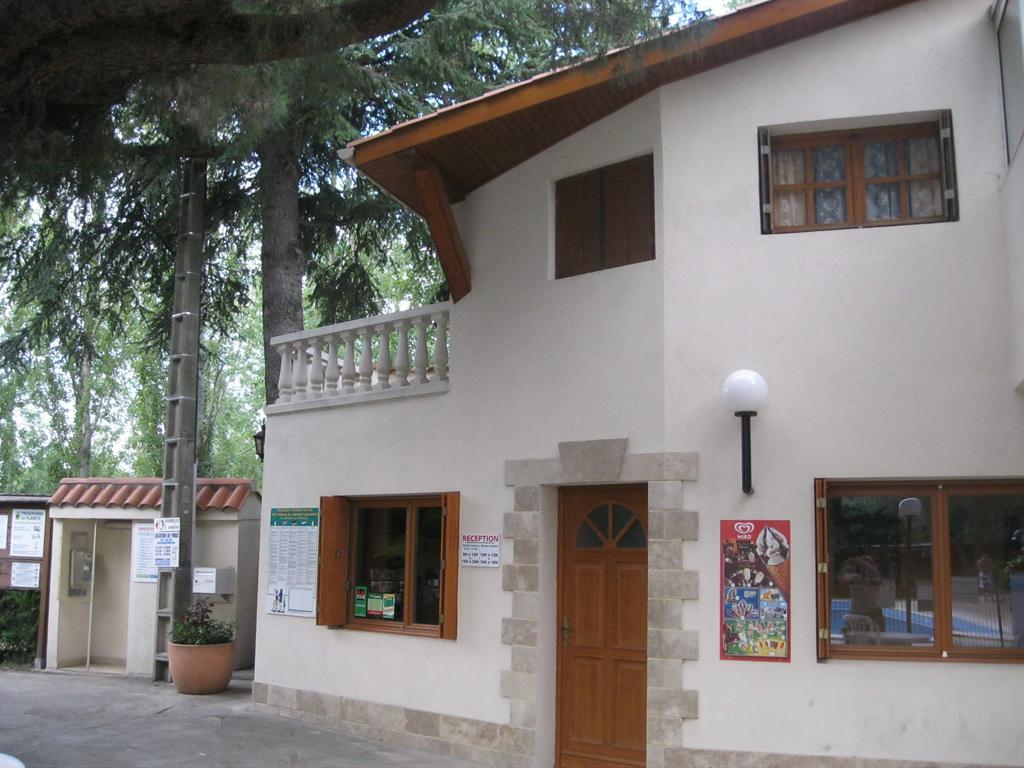 Camping Le Rebau Montblanc Екстериор снимка